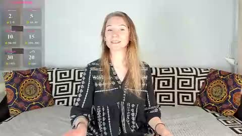 Snapshot of amalia_mio chatting on 06-14-26, 08:27 Amalia online show from 06-14-26, 08:27