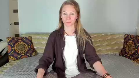 Snapshot of amalia_mio chatting on 07-16-26, 08:09 Amalia online show from 07-16-26, 08:09