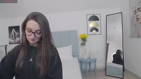 Snapshot of amalliajade chatting on 02-16-26, 07:32 Amalia online show from 02-16-26, 07:32