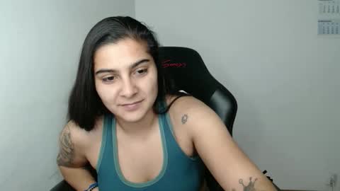 The queen of the biceps  online show from 11-24-25, 05:12