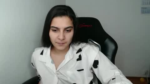 The queen of the biceps  online show from 01-17-26, 05:12