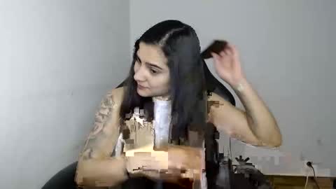 The queen of the biceps  online show from 04-06-26, 07:04