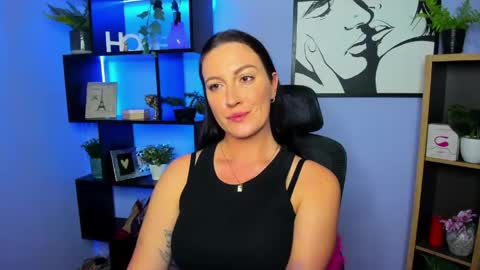 Snapshot of amanda_burn chatting on 04-29-26, 02:21 Amanda online show from 04-29-26, 02:21