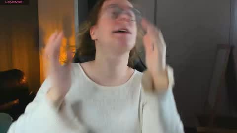 Hi im Amanda online show from 10-04-25, 10:24