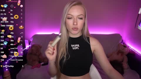 Snapshot of amandaafire chatting on 01-07-25, 01:46 Amanda online show from 01-07-25, 01:46