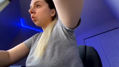 Snapshot of amandainbloom chatting on 02-26-25, 11:15 Amanda online show from 02-26-25, 11:15