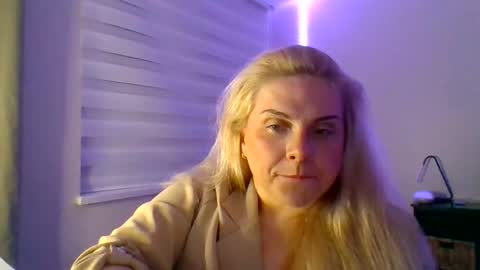 Amanda online show from 11-20-25, 06:02