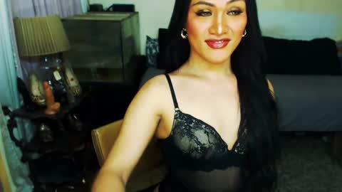 Suzie online show from 03-25-26, 11:44