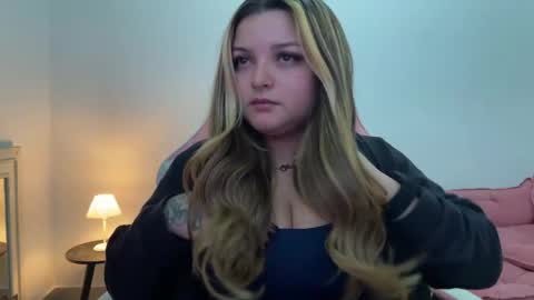 Snapshot of amandhaaa chatting on 05-10-26, 10:59 Amandha online show from 05-10-26, 10:59