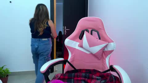 Snapshot of amandhaaa chatting on 05-18-26, 01:17 Amandha online show from 05-18-26, 01:17