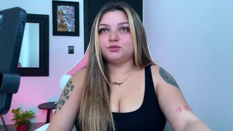 Snapshot of amandhaaa chatting on 05-26-26, 12:12 Amandha online show from 05-26-26, 12:12