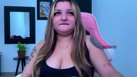 Snapshot of amandhaaa chatting on 06-03-26, 03:17 Amandha online show from 06-03-26, 03:17