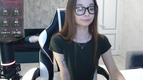 Snapshot of amaneli chatting on 02-06-25, 02:15 Mila online show from 02-06-25, 02:15