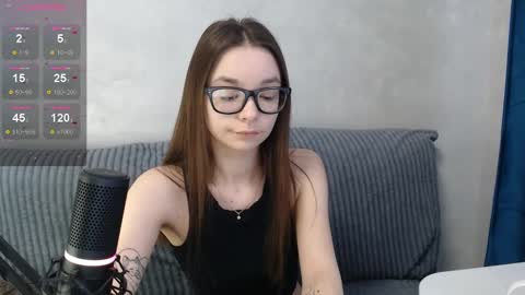 Snapshot of amaneli chatting on 02-11-25, 10:15 Mila online show from 02-11-25, 10:15