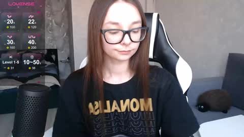 Snapshot of amaneli chatting on 03-08-25, 03:45 Mila online show from 03-08-25, 03:45