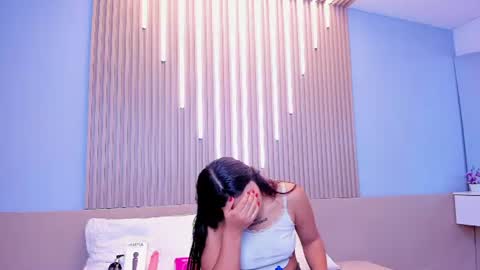 Snapshot of amara_lune chatting on 07-18-26, 03:33 online show from 07-18-26, 03:33