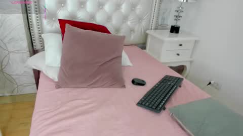 Snapshot of amara_rousse chatting on 10-13-25, 11:54 amara_rousse online show from 10-13-25, 11:54
