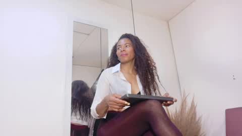 Snapshot of amara_vex chatting on 07-25-26, 12:36 amara_vex online show from 07-25-26, 12:36