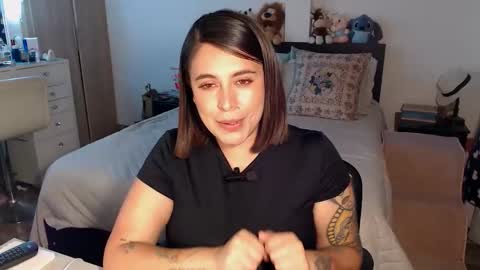 Snapshot of amarat_jolie chatting on 06-02-26, 03:08 Mila online show from 06-02-26, 03:08