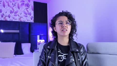 Emily online show from 02-04-25, 01:48