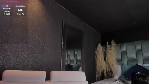 Emily online show from 03-10-25, 11:53