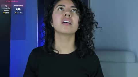 Snapshot of amarettho chatting on 01-17-26, 05:16 Emily online show from 01-17-26, 05:16