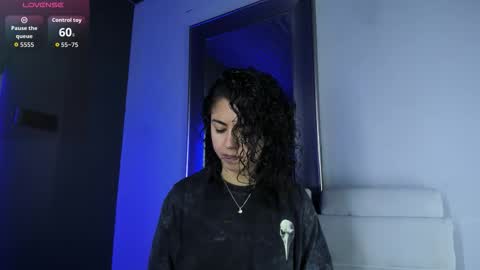 Snapshot of amarettho chatting on 02-08-26, 11:46 Emily online show from 02-08-26, 11:46