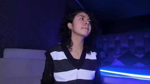 Snapshot of amarettho chatting on 02-09-26, 07:18 Emily online show from 02-09-26, 07:18