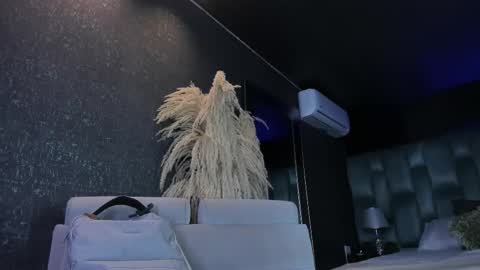 Snapshot of amarettho chatting on 02-23-26, 09:39 Emily online show from 02-23-26, 09:39