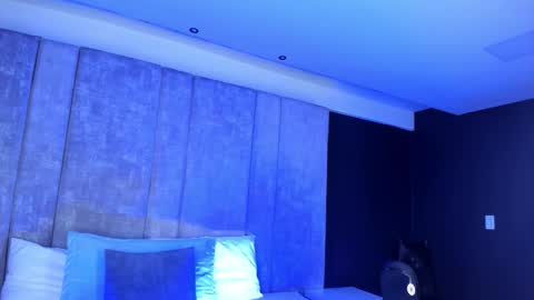 Snapshot of amarettho chatting on 02-24-26, 10:13 Emily online show from 02-24-26, 10:13