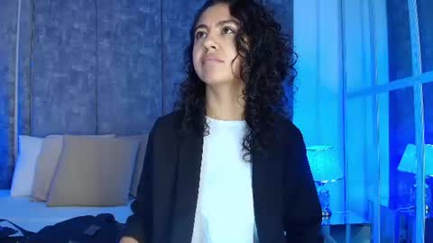 Snapshot of amarettho chatting on 07-17-26, 11:17 Emily online show from 07-17-26, 11:17