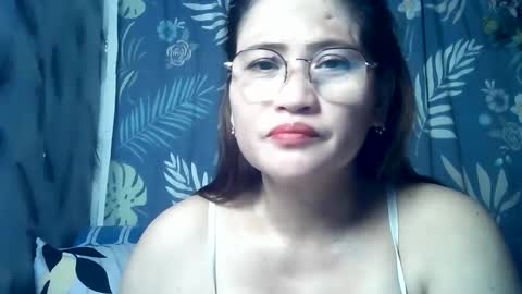 Snapshot of amazing_angel22 chatting on 10-06-25, 04:37 amazing angel online show from 10-06-25, 04:37