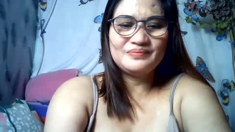 Snapshot of amazing_angel22 chatting on 06-27-26, 03:00 amazing angel online show from 06-27-26, 03:00