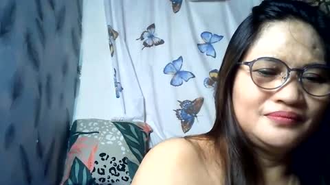 Snapshot of amazing_angel22 chatting on 06-28-26, 10:49 amazing angel online show from 06-28-26, 10:49