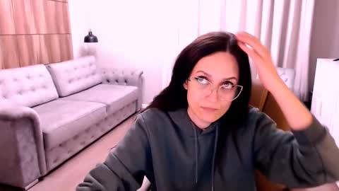 Snapshot of amazingeyes89 chatting on 09-25-25, 09:46 Izza online show from 09-25-25, 09:46