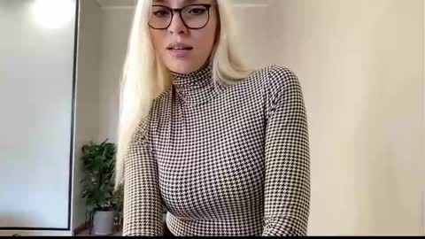Snapshot of amazingkelly chatting on 05-08-26, 08:30 Kelly online show from 05-08-26, 08:30