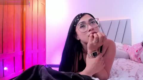 Sara  online show from 10-25-25, 02:41