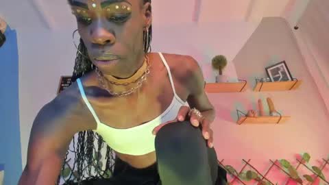 Snapshot of ambar_fitness88 chatting on 05-24-26, 11:37 Ambar fitness88 online show from 05-24-26, 11:37