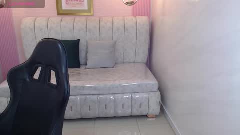 Snapshot of ambar_fox_s chatting on 10-02-25, 03:02 Ambar online show from 10-02-25, 03:02