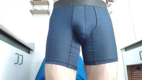 Snapshot of ambar_mds chatting on 09-21-25, 01:46 Sebas online show from 09-21-25, 01:46