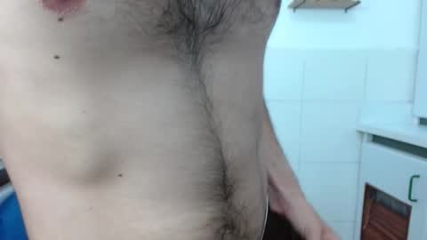 Snapshot of ambar_mds chatting on 09-30-25, 03:28 Sebas online show from 09-30-25, 03:28