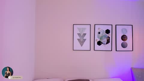 ambarevans_ online show from 11-12-25, 11:54