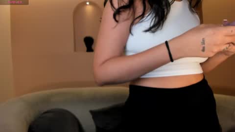 Snapshot of ambarjames_ chatting on 06-20-26, 10:51 Ambar online show from 06-20-26, 10:51