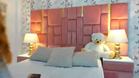 Snapshot of ambarsantany chatting on 10-18-25, 10:21 AmbarSantany  online show from 10-18-25, 10:21