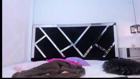   online show from 02-04-25, 03:33