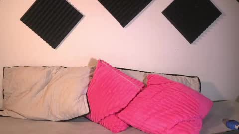 Snapshot of ambeer_rousess chatting on 05-01-26, 12:59 Amber online show from 05-01-26, 12:59