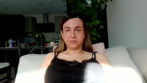 Elena online show from 10-21-25, 12:50