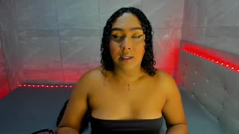 Snapshot of amber_lee20 chatting on 06-30-26, 09:49 LUISA online show from 06-30-26, 09:49