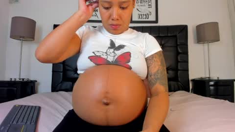 Snapshot of amber_roose75 chatting on 06-11-26, 07:45 julieta online show from 06-11-26, 07:45