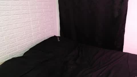 Snapshot of amber_rouss chatting on 01-22-25, 06:20 ROUSS online show from 01-22-25, 06:20